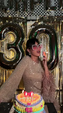 30 and fabulous 🥂✨🪩 #harrystyles #harrystylesvids #birthdaygirl #birthdayparty 