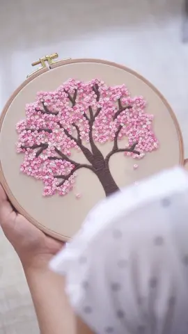 Tree of life 🌸  #embroiderytutorial #momentoell #needlecrafts #broderie #ricamo #needlework #etsyshop #embroiderypattern #embroidery #pdfpattern #bordado 