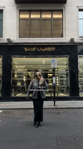 Last few days working in fashion ✨ #fashioncareer #business #iamgirlwholoves 