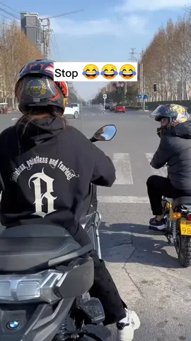 Cute girl, I can't stop laugh😅😂🤣#moto #motogirl #bikelover #motovlog #motocycle #rider #foryoupage #fyp 