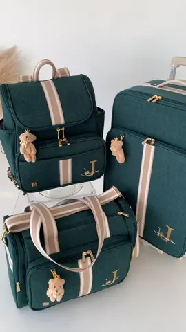 O Linho Verde Musgo está ganhando os corações por aqui,e não é pra menos uma cor sofisticada e deixa qualquer modelo de bolsa maravilhoso ; Informações e encomendas através do nosso WhatsApp  📲(44) 9 84485722 #bolsasmaternidadepersonalizadas #mochilamaternidade #bolsasbebepersonalizadas #kitbolsasmaternidade #malamaternidade #charlottebolsasmaternidade #gravidasdotiktok #bolsamaternidade #charevelaçao #maedeprimeiraviagem #28semanas #bolsasbebepersonalizadas 