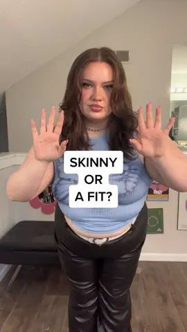 I wish my pants were purple rather than blue but I loveeee he metallic pant look!! lmk ur thoughts 🫶🏻 #skinnyorafit #fashion #OOTD 