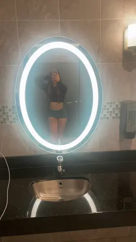 Fit ✅ #GymTok #fitnessmotivation #Fitness #gymgirl #gymshark #gymsharkwomen #fyp 
