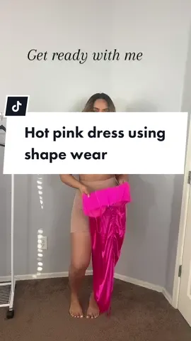 PINK DRESS 💕 from @fashionchicboutique  Shapewear from @skims  #valetinesdaydress #pinkdress #howtostyle #modafeminina #skims #styleinspo #curvyfashion 