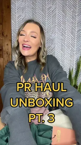 PR Haul Unboxing Pt. 3!! @tarte cosmetics & @girlfriend 😍 #girlfriendcollective #tartecosmetics #prhaulunboxing 