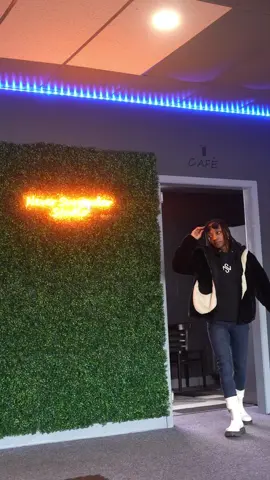 the page where 16 seconds seem a little unfair. I feel like I did so much yesterday. Coaching one basketball game and filming another.  🌙 #femaleblogger #project45 #ReadySetLift 