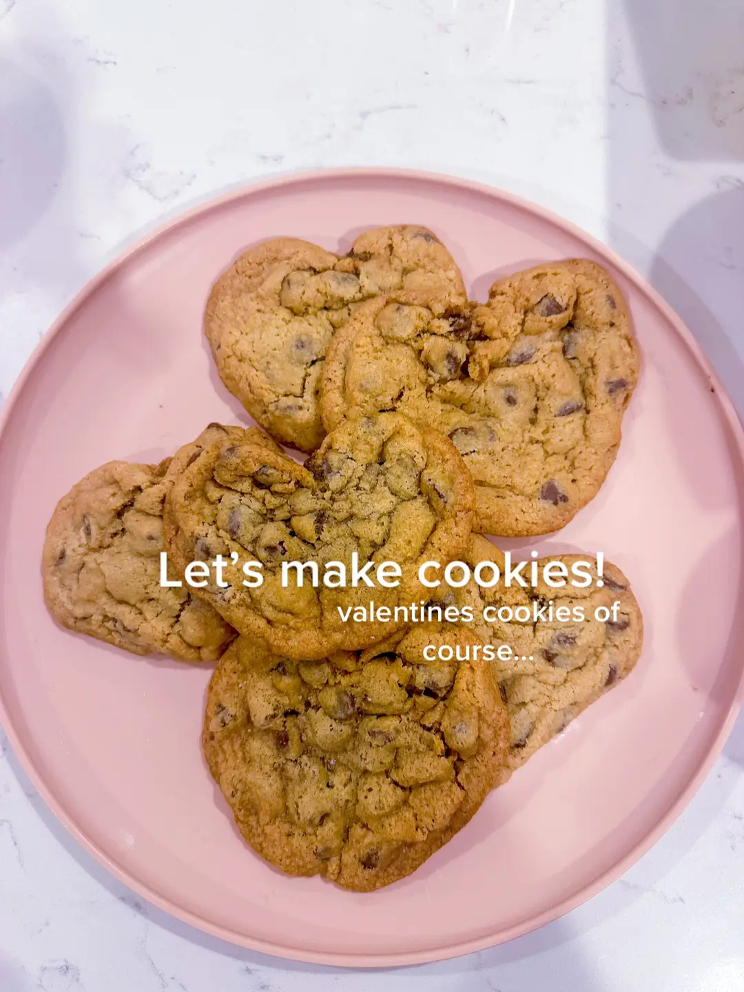perfect for valentine’s!! #ValentinesDay #galentinesday #valentine #bemine #valentines #college #Love #galentines #galentine #collegelife #cookies #hearts #heart #heartcookies #collegelifestyle #Lifestyle #chocolate #cookie #february #girlfriend #boyfriend #gf #bf #datenight #date 