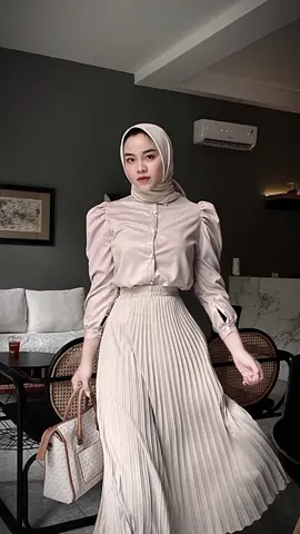 cantik bngt blousenyaa 😫🤎 #fyp #outfitinspo #blousemurah #wanita #tiktokshop #fypdongggggggg #dresskoreanstyle #skrit #CapCut 