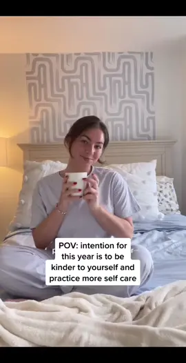 Join me in setting your intention this year to be kinder to your self and body. Thank you @teamkindly for guiding me to this intention ✨ #ad #bekindtoyourself #SelfCare 