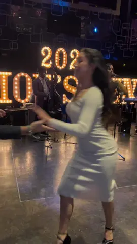 Im happiest with a good salsa partner and a live band 💃🏻 #lasvegas #dancer #mexicana #socialdancing #salsa #salsadance #fyp #QuakerPregrain #ReadySetLift  