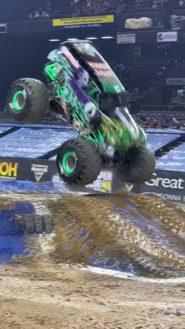 GraveDigger🔥 #monsterjam #monstertruck 