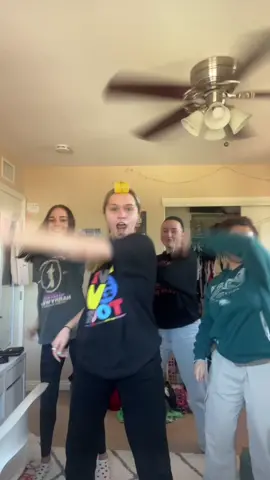 @taylorswift WE LOVE YOU!!! 😁🫶 draft from the 1/27 show🥲 miss it so much I’m sick #harrystyles #hslot #loveontour #swifttok #taylorswift #lavenderhaze #kiaforum 