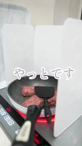 レンジガードがあるか無いかで、後始末がこんなラクなのね✨ 楽天roomに載せてます #便利グッズ #キッチングッズ #キッチン掃除 #キッチンアイテム #片付け#便利アイテム #レンジガード 