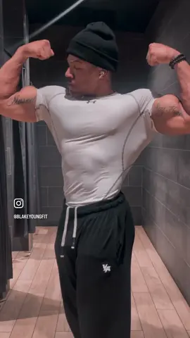 Compression is a cheat code 🥶 #gym #fyp #Fitness #viral #trending #compressionshirt #broly #dbz 