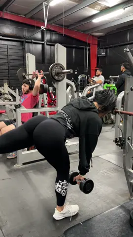 Friday’s glute workout #fyp #QuakerPregrain #FitTok  Fit: @darcsport code: Jazzy10 