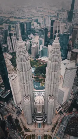 Petronas Towers 🇲🇾 @trystanez  #theuavnetwork #uav #drone #fyp #trending #kualalumpur #kl #malaysia #petronas #tower #architecture #city #gopro #dji 
