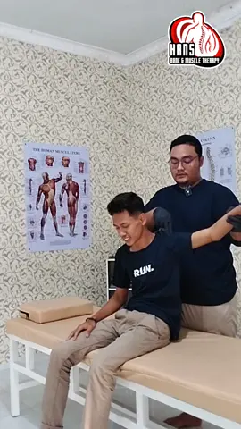 Membalas @dikiwannhlf  chat > Nanya Jadwal > OTW . #medan #Indonesia  #reposisi #Reposisibahu #dislocation #chiropractic #kretekmedan #tittar #kretek #remajajompo  #kretekabalabal #boneadjustment #asmr #asmrkretek   #hansboneandmucletherapy #sayarafterjepit  #kretekasmr 