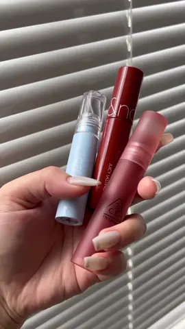 Nhưng màu son cực kì hợp mặt mộc 🫶🏻 #tieutieuofficial #review #unbox #reviewlamdep #swatchson #sonmoi 