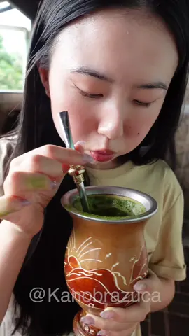 🇯🇵 Japa bebendo chimarrão pela primeira vez na vida