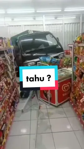 Tahu Bulat digoreng dadakan #lucuabis #memeindonesiatiktok #ngakakkocak #funny #funnyvideo 
