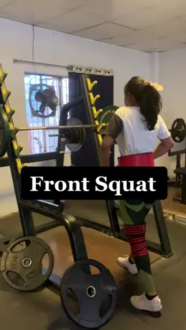 Front Squat 40 kg #Fitness #fitgirl #bdtiktokofficial #beautifulbd🇧🇩 #squats #gym #powerlifting 