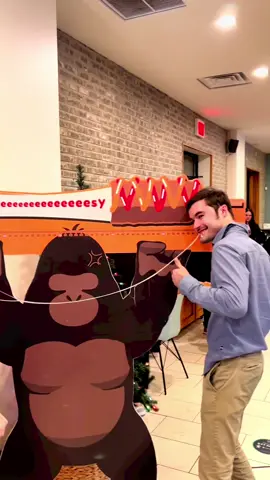 Talk about cheese pull!🤩🧀 Join our #kongdogepc! #kongdogus #cheesepull #cheesepullchallenge #koreancorndogs (🎥: @rkou.ry8224)