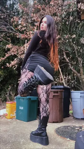 Today’s fit 🖤🖤 #altgirl #gothgirl #OOTD #QuakerPregrain #fyp #spicy #miniskirt #fishnets #altfashion 