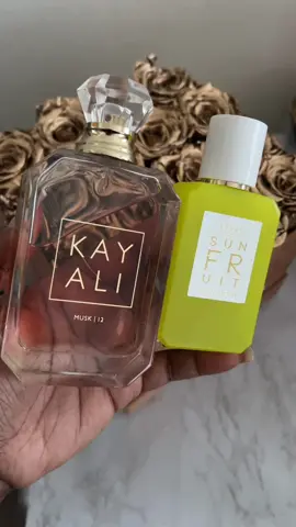 @kayali Musk and @ellisbrooklynofficial Sun Fruit smell so good together. It’s a beautiful fruity/musky combo 🔥 #perfumecombo #kayali #ellisbrooklyn #perfume #perfumetok #fragrancetiktok 