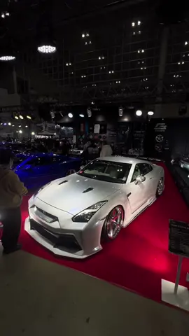 The craziest paint jobs we have ever seen 😳 #rohanizawaartdesign #automotivepaint #carpaint #detailed #carrespray #tokyoautosalon #wow #cardetail #airbrushartistoftiktok  #cartok #jdm #gtr #nissan #japan 