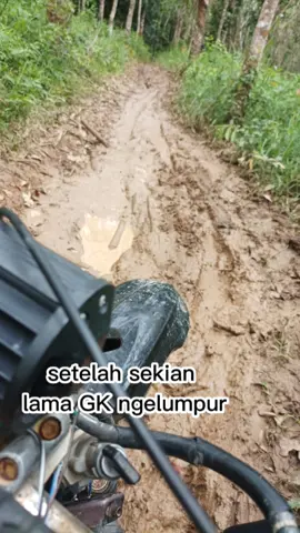 #ngelumpur# jalan becek# kebon karet#motor Revo kros# kebon di kampung 