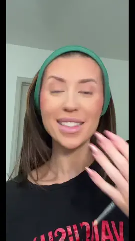 Get Ready with me finale! 💋💄 #makeuptok #lorealtelescopiclift #beautytips #grwm #houston #longwearmakeup #workmakeup #workroutine #millennial #millennialsoftiktok 