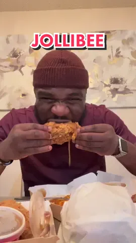 Replying to @vinethsuarez BY FAAAR THE BEST CHICKEN IVE EVER HAD! A MUST TRY!  #fyp #fypシ #foryoupage #foodtiktok #FoodLover #foodies #food #mukbang #mukbangeatingshow #yummyfood #review #viralvideo #reactions #viral #viraltiktok #asmr #eat #hungry #jollibee #jollibeetiktok #chicken #chickenlegpiece 