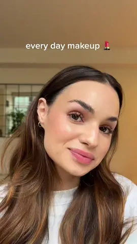 this is my routine for when I want to keep it simple during the day. step 1: skin tint  step 2: concealer on areas that need more coverage  step 3: bronzer step 4: blush  step 5: brows  step 6: mascara (sometimes I skip this) step 7: lip balm/gloss!  #everydaymakeuproutine #easymakeup #glowymakeup #dailymakeup 