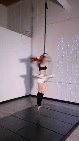 #aerialhoop #circusarts 