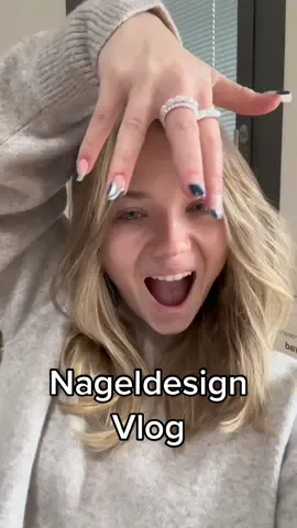 Julia macht mal wieder ihre Nails, heute eine extra lange Folge 🎥 #naildesign #nailart #Vlog #tutorial #gelnails #nails #fyp #foryou 