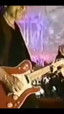 Bowie vs Cobain: the man who sold the world #nirvana #kurtcobain #bowie #davidbowie #themanwhosoldtheworld 