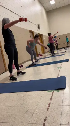 Sweat it out with the best in town! 💪 Body Buster Fitness Bootcamps in Toronto and Etobicoke are here to help you reach your fitness goals 💥 #bodybuster #groupfitness #toronto #etobicoke 