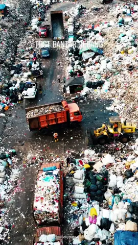 Gunung sampah ada di mana? Di Indonesia sendiri terdapat gunung sampah di TPST Bantargebang, Bekasi yang menjadi sorotan dunia. Tinggi timbunan sampah di Tempat Pengolahan Sampah Terpadu (TPST) Bantargebang mencapai 40 meter. Ketinggian itu setara dengan gedung 16 lantai. #dronefootage #drones #drone #dronefly #dji #dronestagram #droneoftheday #sampah #dji #dronepilot #dronelife #dronesdaily #sky #photography #jawatimur #dronephoto #jawabarat #djiglobal #djiera #aerialphotography #indonesia #jawabarat #photograph #jawatimur #droneindonesia #jawatengah #bekasi #bekasihits #jawatengah #bantargebang #jktinfo #jakarta #mountains #indonesia 