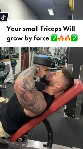 Does anyone training triceps with these exercises, if so tell us which one is your favourite #triceps #tricepsworkout #tricepworkout #gym #GymTok #gymmotivation #GymLife #gymrat 