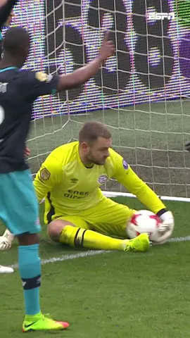 Throwback: Bizar moment bij Feyenoord - PSV 🤯 #zoet #psv #feyenoord 
