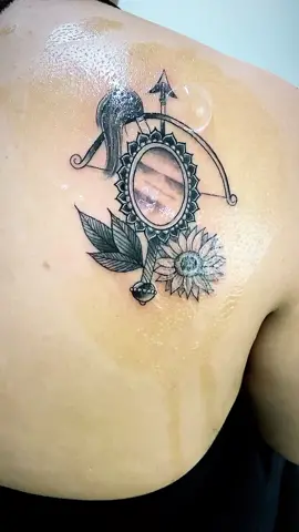 • 🪞Oxum & Oxossi 🏹 • Para agendamentos ou dúvidas via WhatsApp: 11 95489-3729. #tattoo #tattoos #tatuagem #arte #saopaulo #umbanda #candomblé #fé #oxum #oxossi 