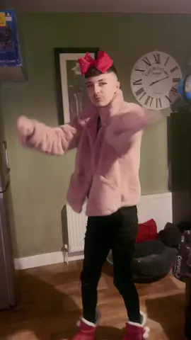 I just blessed your Friday, Amen x                              #officialtylerthompson #fyp #irish 