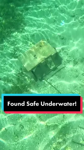 Found ourselves a safe!! Let’s se what’s inside! #scubadiving #scubadiver #scubadive #scuba #rivertreasure #scubajake #dallmyd #magnetfishing #magnet #fishing 