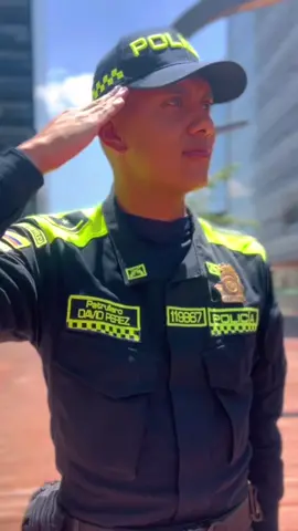 Estos son algunos beneficios que tendras siendo patrullero de policía.  #HPRadicalReuse #viral #police #colombia #tiktok #incorporacionpolicianacional #policia 