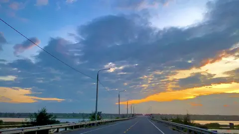 Video được quay chiều hoàng hôn vừa lặn lúc mình đi biển về. Mình xin tặng lại cho mấy anh em lưu về tắt âm edit theo ý mình thích nhé ❤️. Và cho mình 1 follower😉😘  #hoanghon #phongcanh #canhdep #ypf #ypfッ #xuhuong 