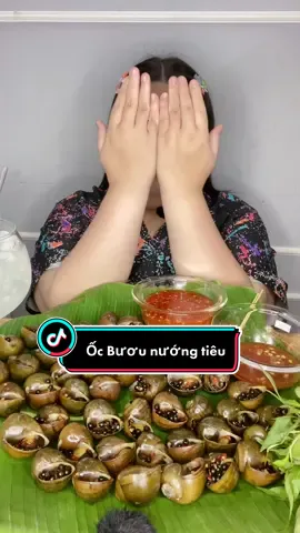 Cùng CHỊHEOĐỰC ăn #ốcbươunướngtiêuxanh #ocbuou nè quí dị👏🏻☺️ #mukbang #mukbangeatingshow #mukbangs #mukbangvideo #mukbangvietnam #thaihoan 