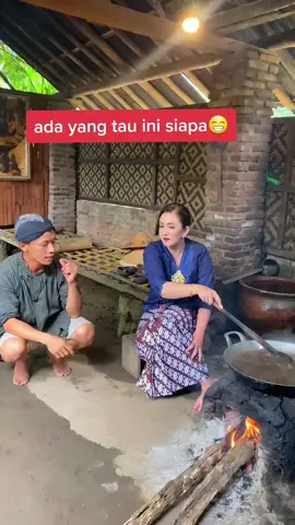 cantik nya nafa urbach pake pakaian adat jawa 😍 #gamelan #gending #gendingjawa #nafaurbach #lagiviral #fypdongggggggg #flks #magelang #borobudur #artistsoftiktok 
