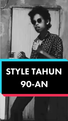 Throwback tahun 90-an, mirip kan? Sekangen itu sama fashion 90-an. Btw celana yang gue pake sebenernya celana bahan / celana kantor panjang pas buat acara formal / outfit ngantor. #style90an #berulangulangkali #style90s #outfit90s #celanabahanpriaslimfit #celanakantor #samasamaketawa 