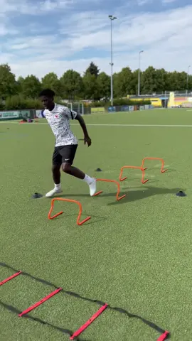 STRENGTH & CONDITIONING 🔥#fyp #football #fussball #soccertraining #Soccer #player #drill #agility #strength #strengthtraining #strengthandconditioning #jump #stamina 