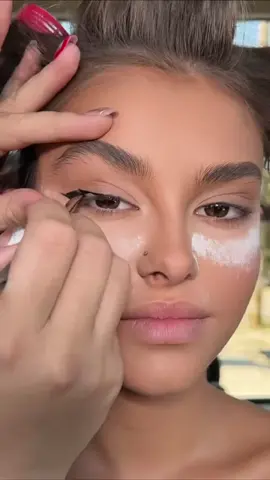 Gorgeous makeup by @dafineneziri #hudabeautyeasybake #fauxfilterconcealer #cheekytint #empowered palette #lovefestblush #foryou 